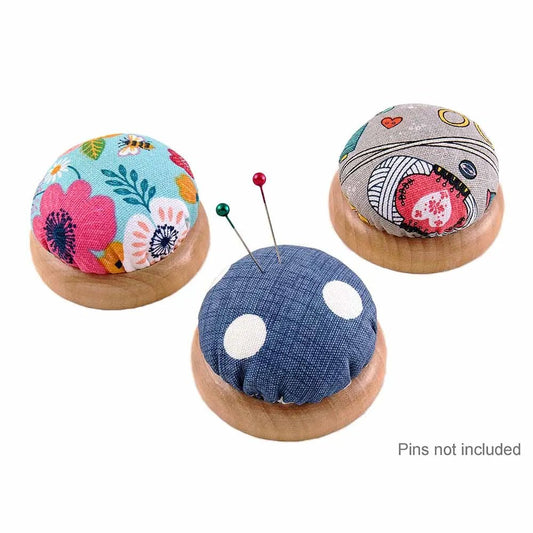 Image de pelotes à aiguilles Sew Tasty – disponible chez Šarlotes audumi