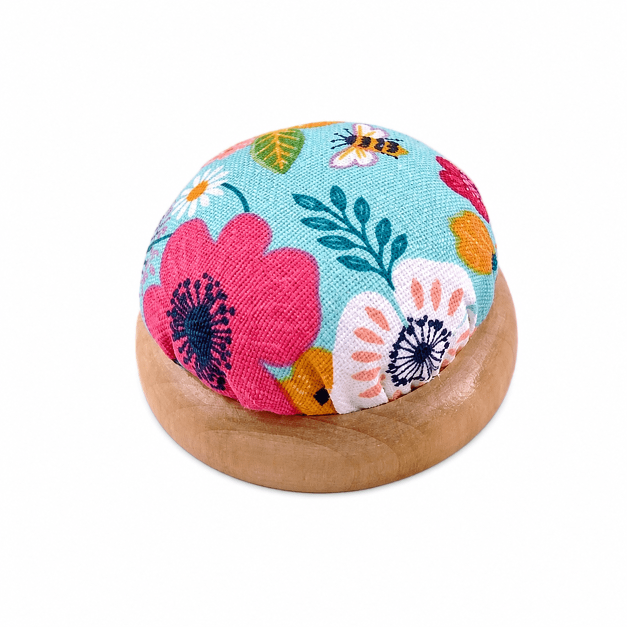 txt
Coussin à aiguilles Sew Tasty – disponible chez Šarlotes audumi