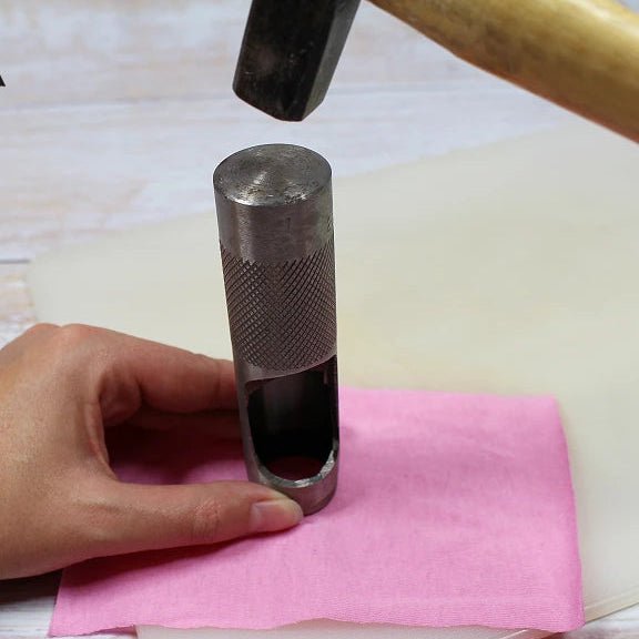 Attēls ar Apaļo caurumu perforatoru komplekts audumam un ādai (8 gab.) – pieejams Šarlotes audumi