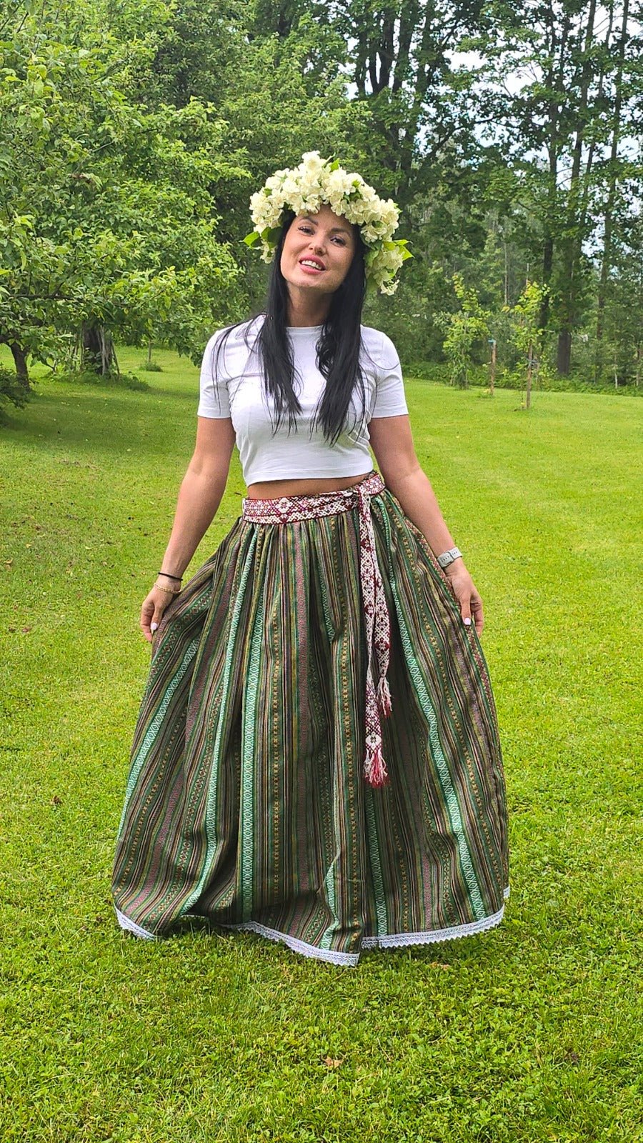 Image with free pattern instructions "Jāņi skirt with elastic" – available at Charlotte's Fabrics
