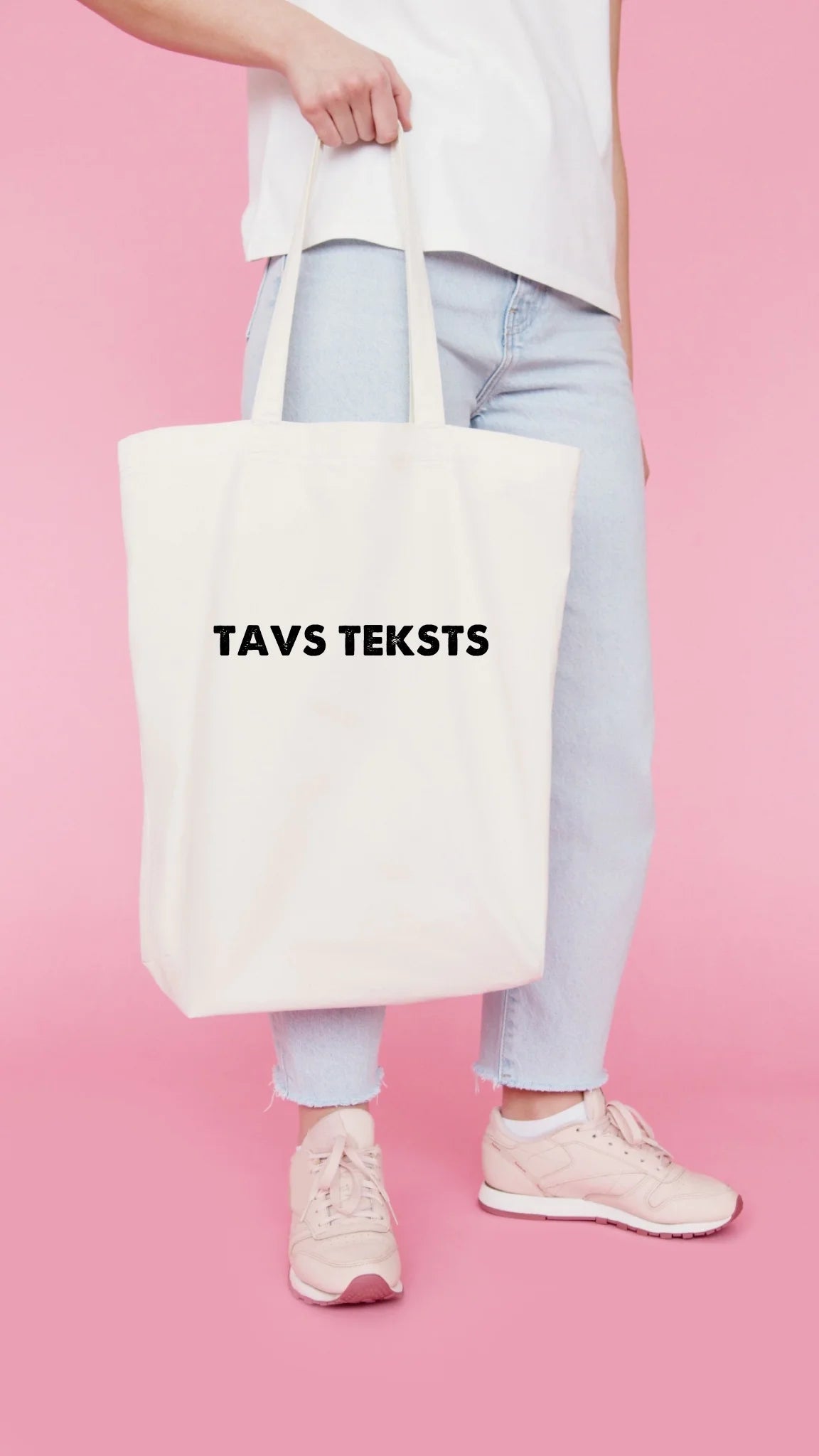 Image d’un sac en toile de coton épaisse avec votre texte – disponible en ligne chez Šarlotes audumi