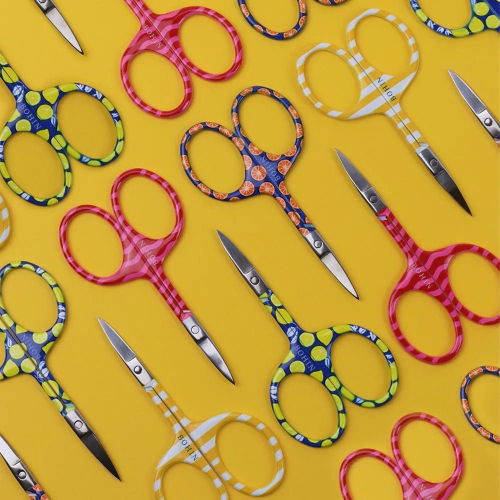 Bild von BOHIN-Stickschere Hola Guapa – 9 cm – online erhältlich bei Šarlotes audumi