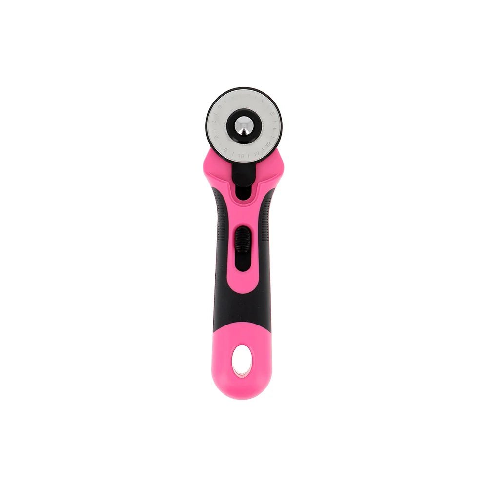 Bohin Rollschneider für Stoff – 18 oder 45 mm – online bei Šarlotes audumi erhältlich