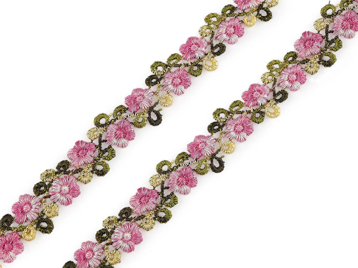 Bild von dekorativem besticktem Band mit 3D-Blumen – 20 mm – online bei Šarlotes audumi erhältlich
