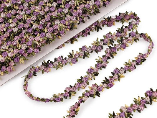 Bild von Dekoband mit 3D-Blumen – hellviolett, 15 mm – online bei Šarlotes audumi erhältlich
