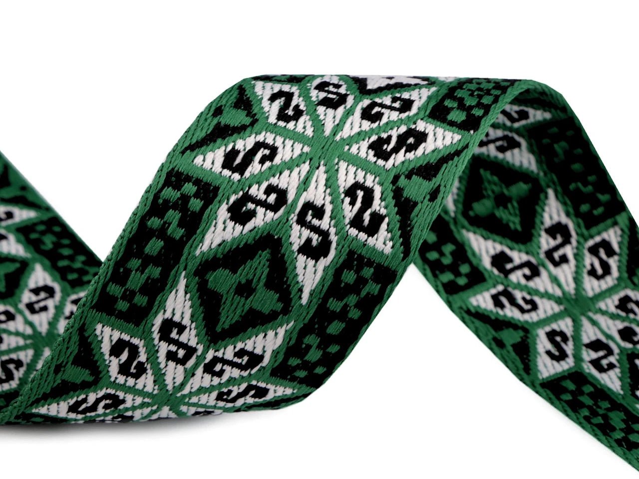 Attēls ar Dekoratīvā siksniņlente ar rakstu – 50 mm | Zaļa etnogrāfiska/ģeometriska lente – pieejams Šarlotes audumi