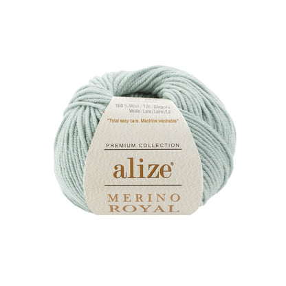 Image du fil Alize Merino Royal - 50g / 100m – disponible chez Šarlotes audumi