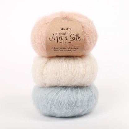 Image de la laine DROPS Brushed Alpaca Silk - 25 g / 140 m – disponible chez Šarlotes audumi