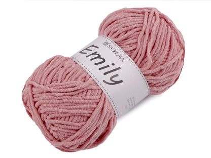 Image of Emily yarn - plush yarn - 100g / 120 m – available at Charlotte's Fabrics