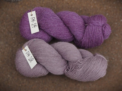 Attēls ar Dzijas Pāces vilnas fabrika 100% Merino - 100 g / 470 m – pieejams Šarlotes audumi