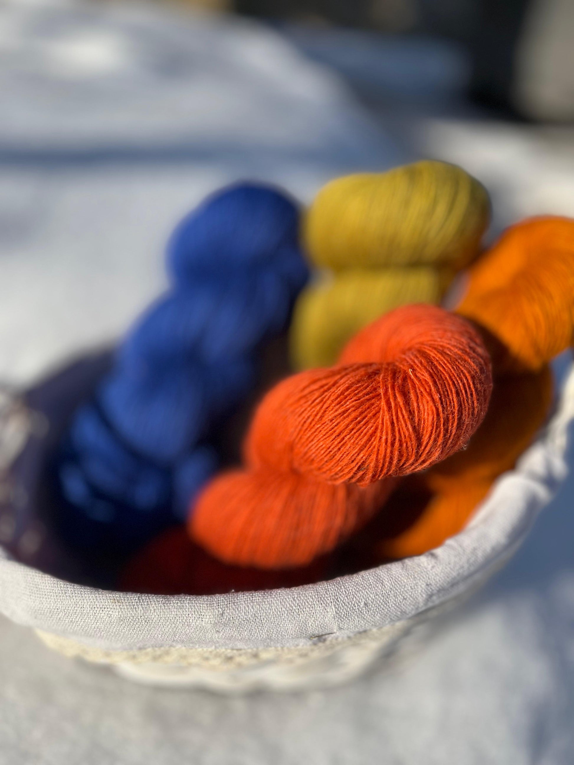 Attēls ar Dzijas Pāces vilnas fabrika 100% Merino - 100 g / 470 m – pieejams Šarlotes audumi