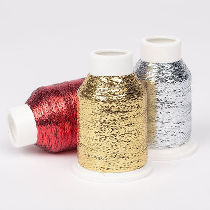 Image du fil à effet DROPS Glitter avec éclat métallique – 10g / 700m – disponible chez Šarlotes audumi