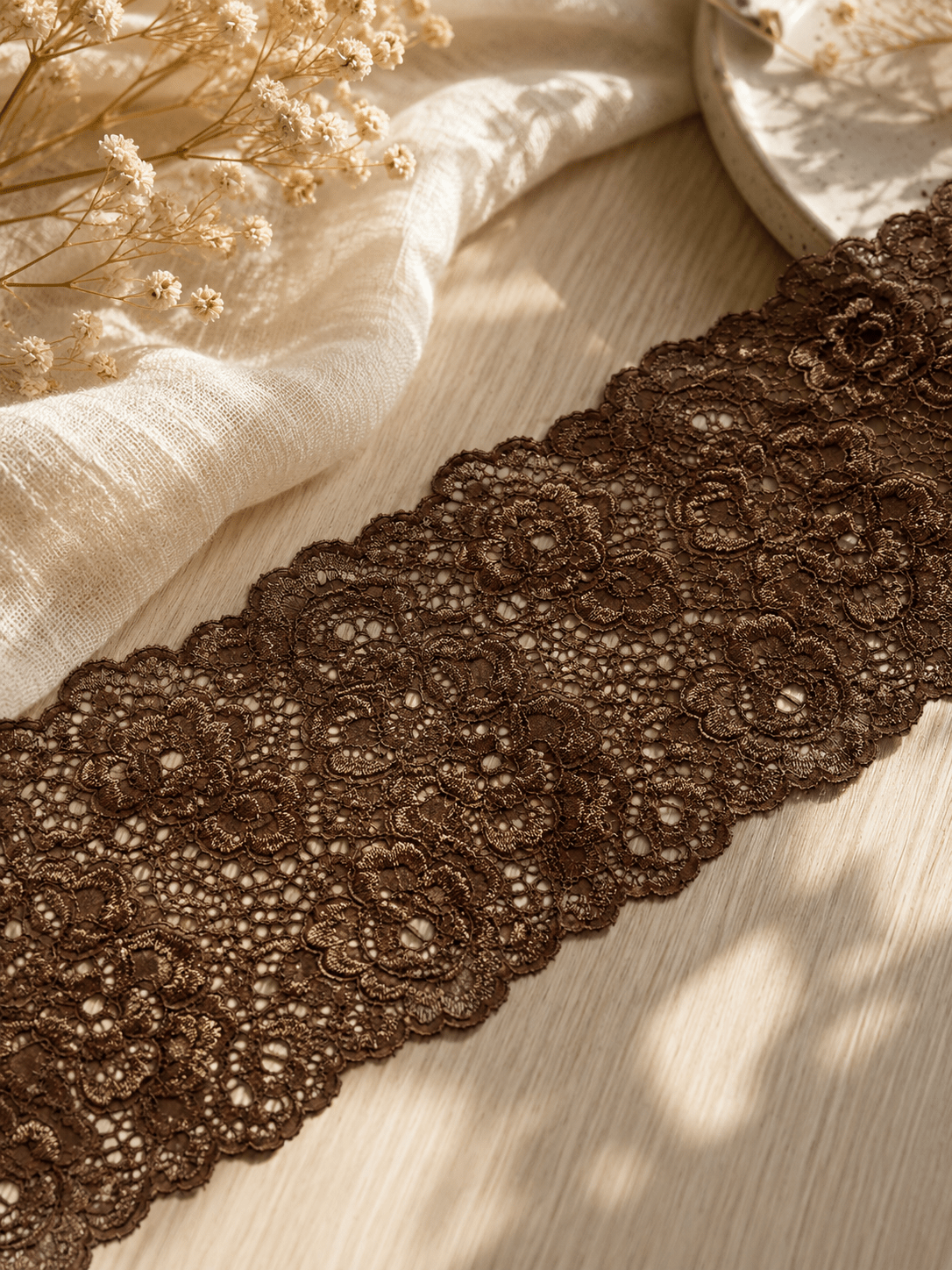 Image de dentelle élastique 14 cm - chocolat – disponible chez Šarlotes audumi