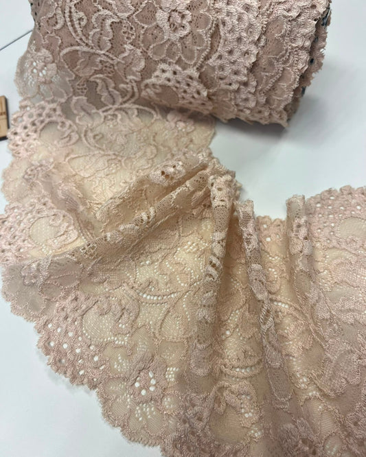 Bild mit elastischer Spitze 16 cm in warmem Beige – online erhältlich bei Šarlotes audumi