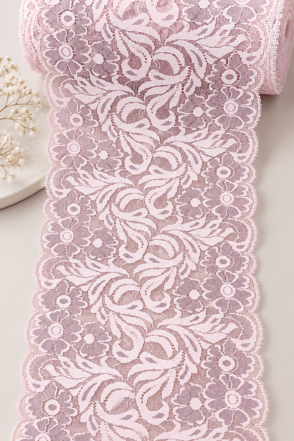 Image de dentelle élastique 17 cm violet-rose – disponible en ligne chez Šarlotes audumi