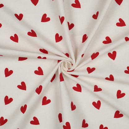 Image de flanelle à petits cœurs rouges 165 g/m² – disponible chez Šarlotes audumi