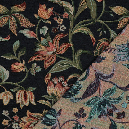 Image d’une guirlande florale en tapisserie – disponible en ligne chez Šarlotes audumi