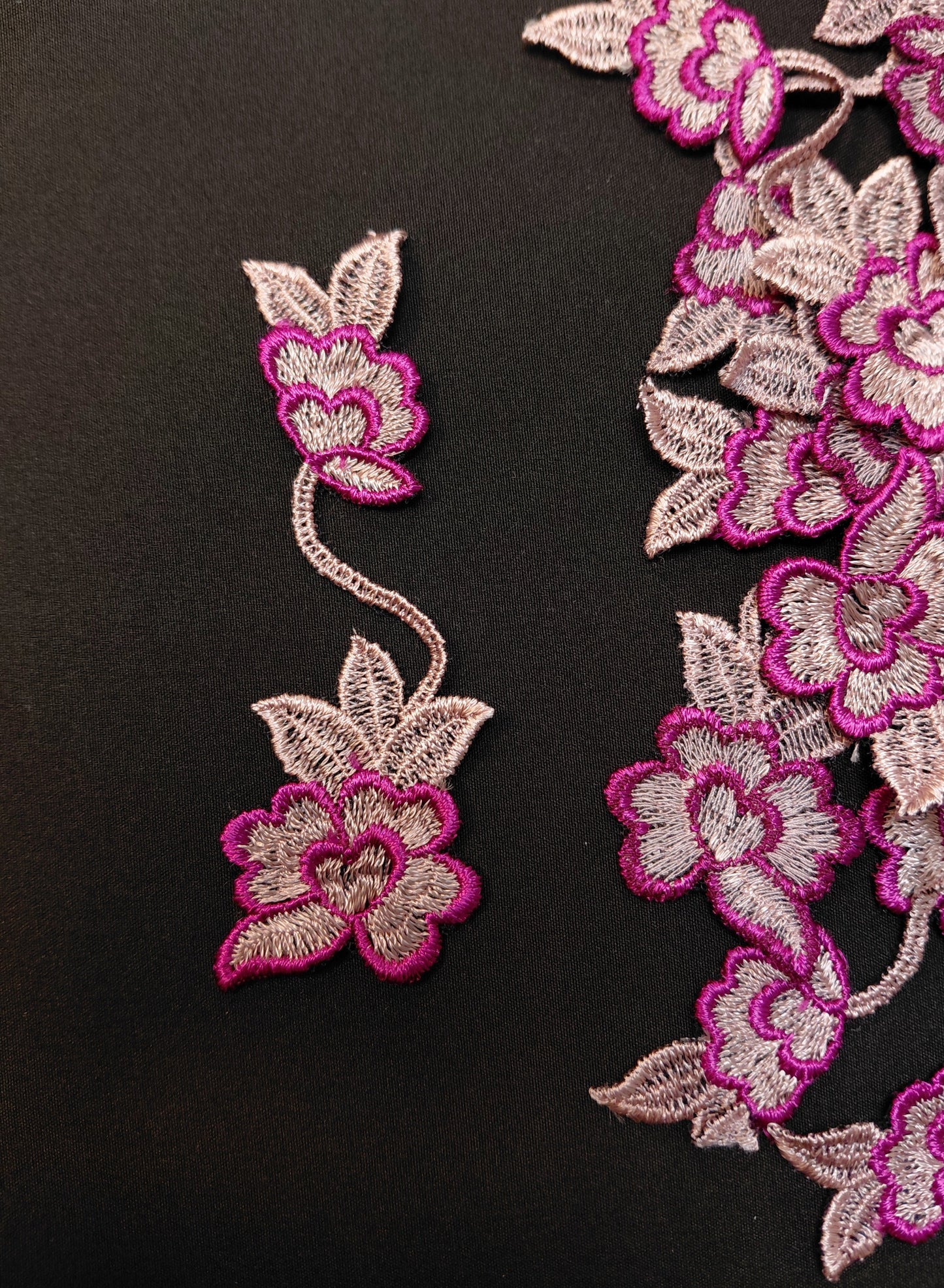 Image of a 10 x 3 cm patch/sew-on applique – available at Charlotte's Fabrics