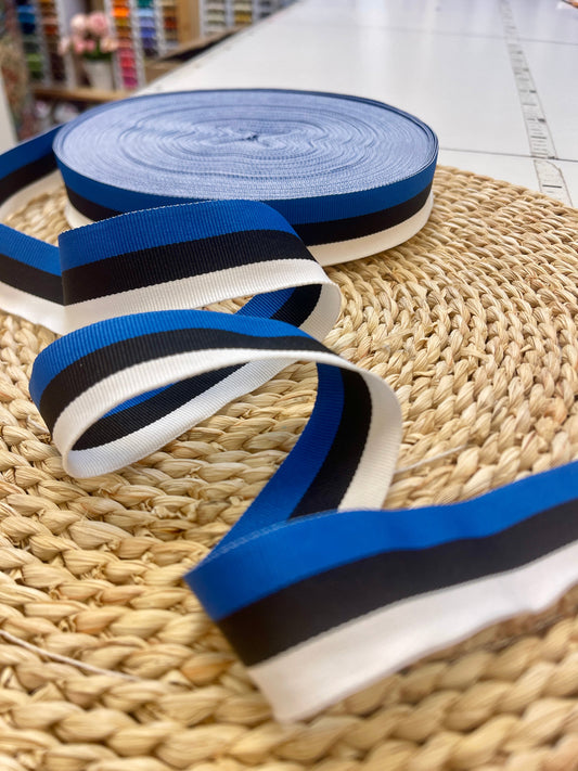 Bild mit estnischem Flaggenband, 3 cm breit – online erhältlich bei Šarlotes audumi