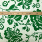 Attēls ar Itālijas apdrukāts kokvilnas audums krekliem – zaļi ziedi | 98% kokvilna, 2% elastāns | 115 g/m² | 151 cm – pieejams Šarlotes audumi