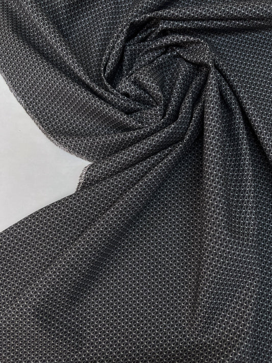 Attēls ar Itālijas apdrukāts kokvilnas poplīna audums – pelēks ģeometrisks raksts | 100% kokvilna | 100 g/m² | 147 cm – pieejams Šarlotes audumi