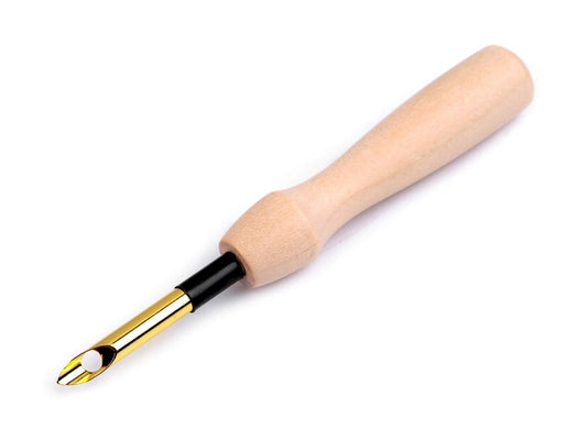 Attēls ar Izšūšanas adata ar koka rokturi (dobā) punch needle Ø3,5 mm / Ø5 mm – pieejams Šarlotes audumi