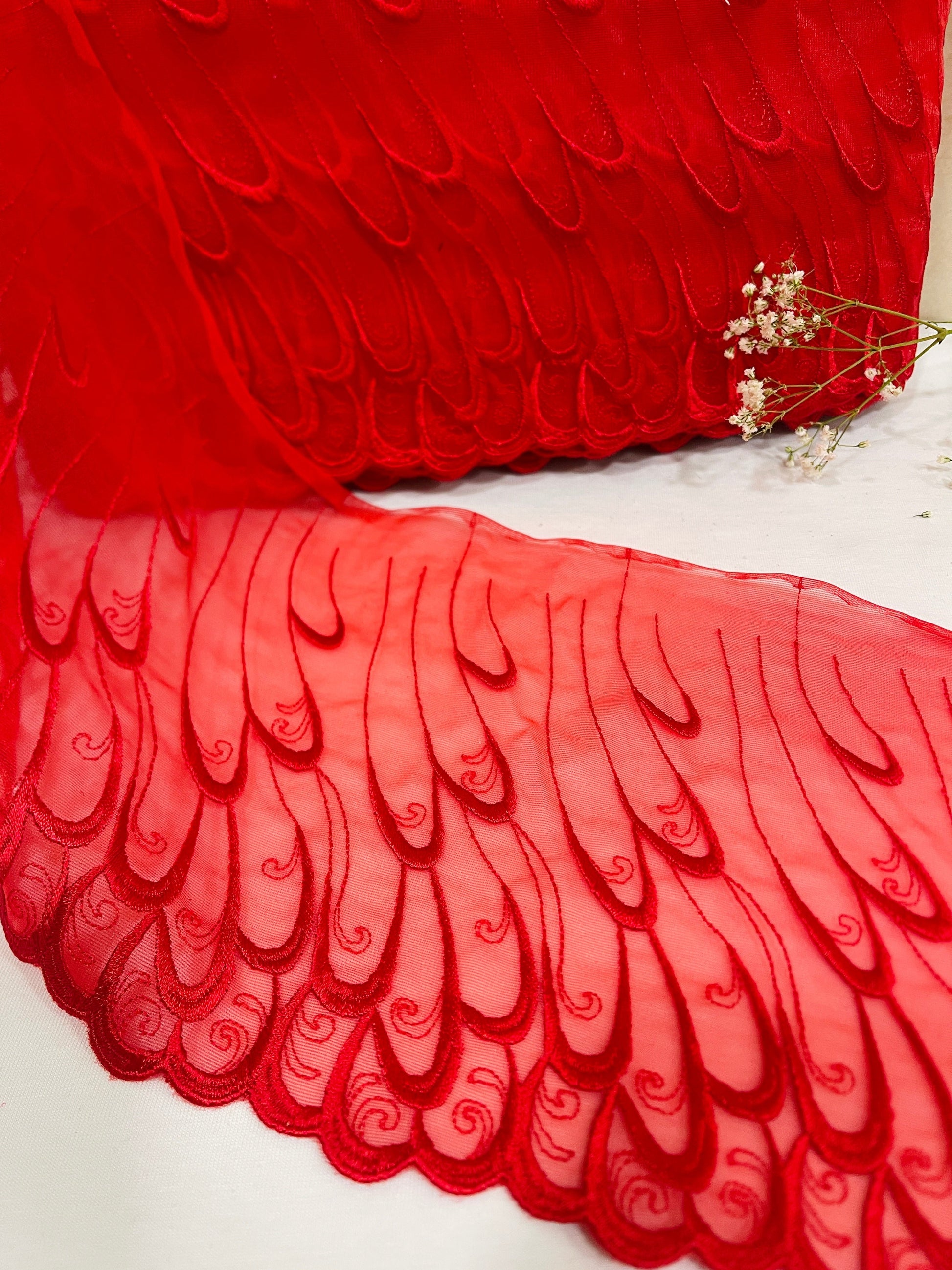 Dentelle brodée 18 cm - rouge – disponible chez Šarlotes audumi