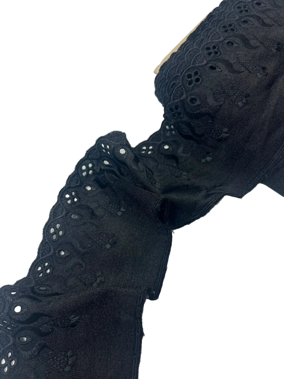 Image de dentelle brodée 8 cm noire – disponible en ligne chez Šarlotes audumi