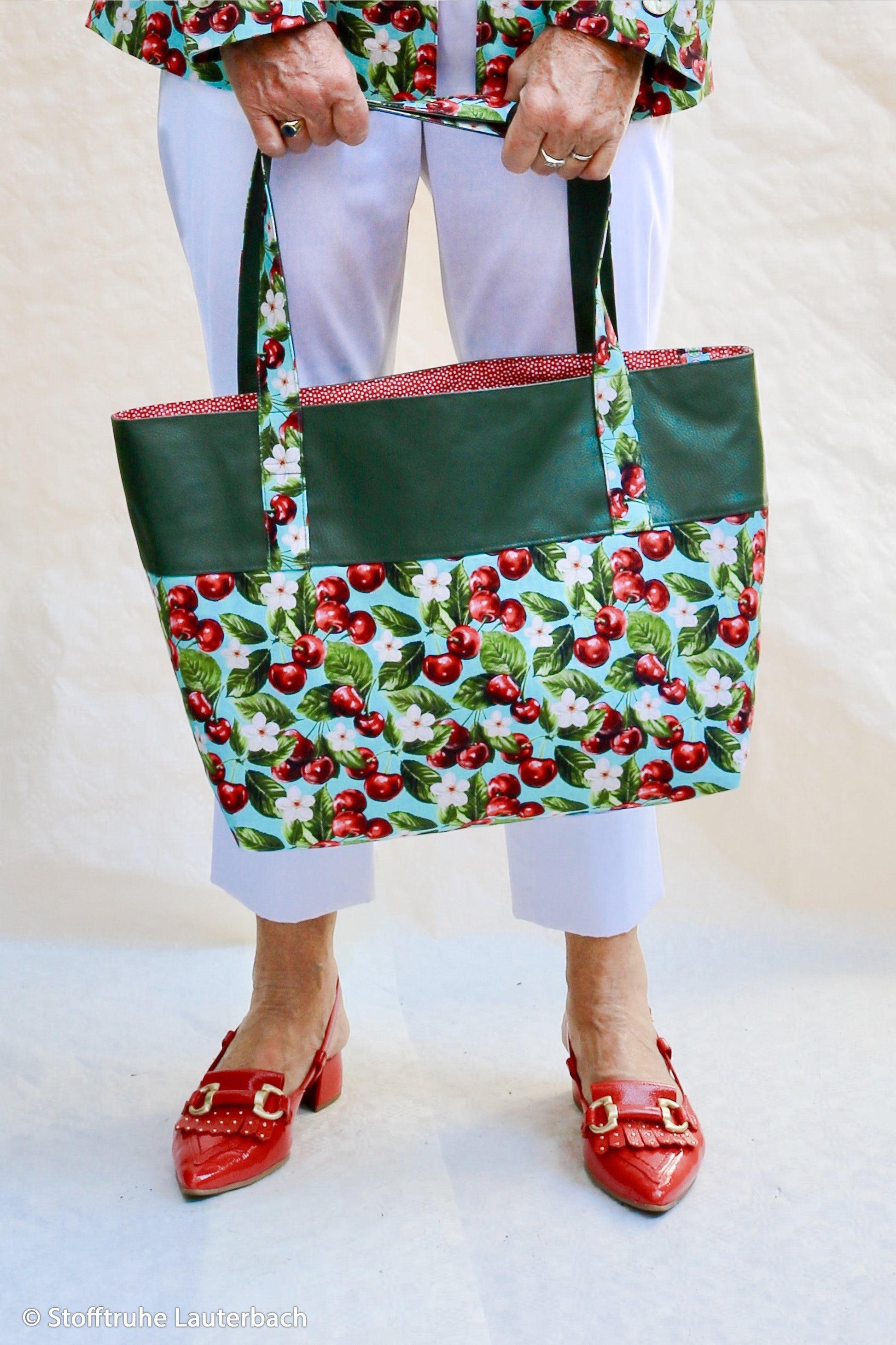 Attēls ar Kanvas audums - ķirši 200 g/m² – pieejams Šarlotes audumi