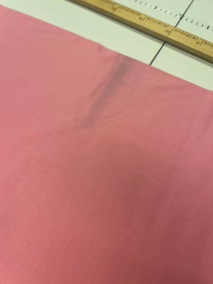 Bild mit fehlerhaftem Baumwolljersey – rosa, online erhältlich bei Šarlotes audumi