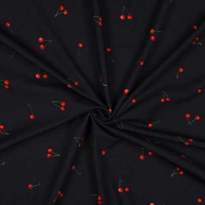 Image avec jersey en coton - cerises sur bleu foncé 200 g/m² – disponible chez Šarlotes audumi
