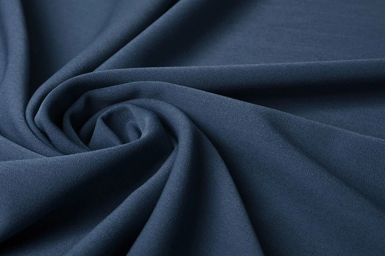 Attēls ar Kostīmaudums ar elastānu - džinsu zils 275 g/m² – pieejams Šarlotes audumi