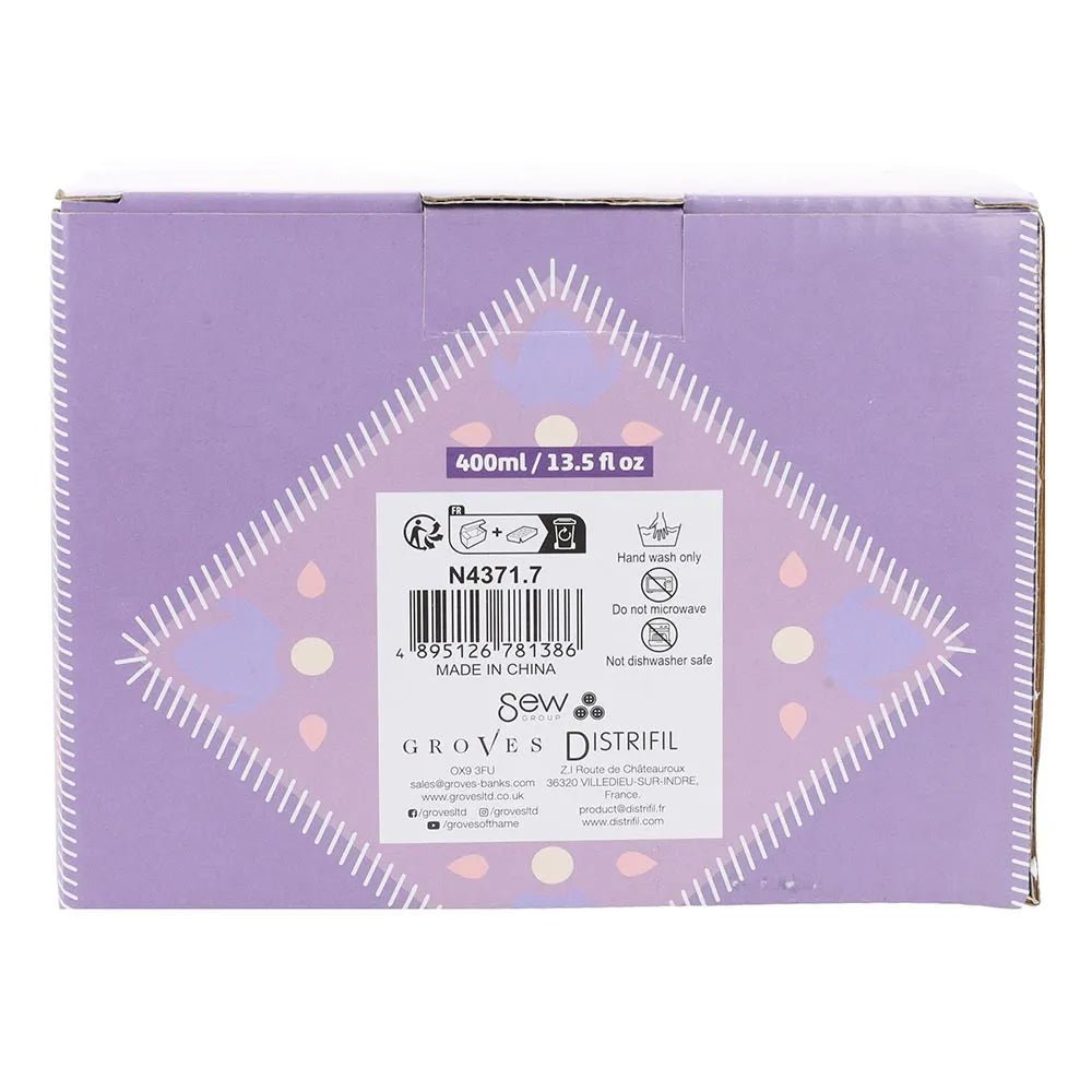 Image d'une tasse avec poignée de cutter rotatif 500 ml, violette Sew Tasty – disponible chez les tissus de Charlotte