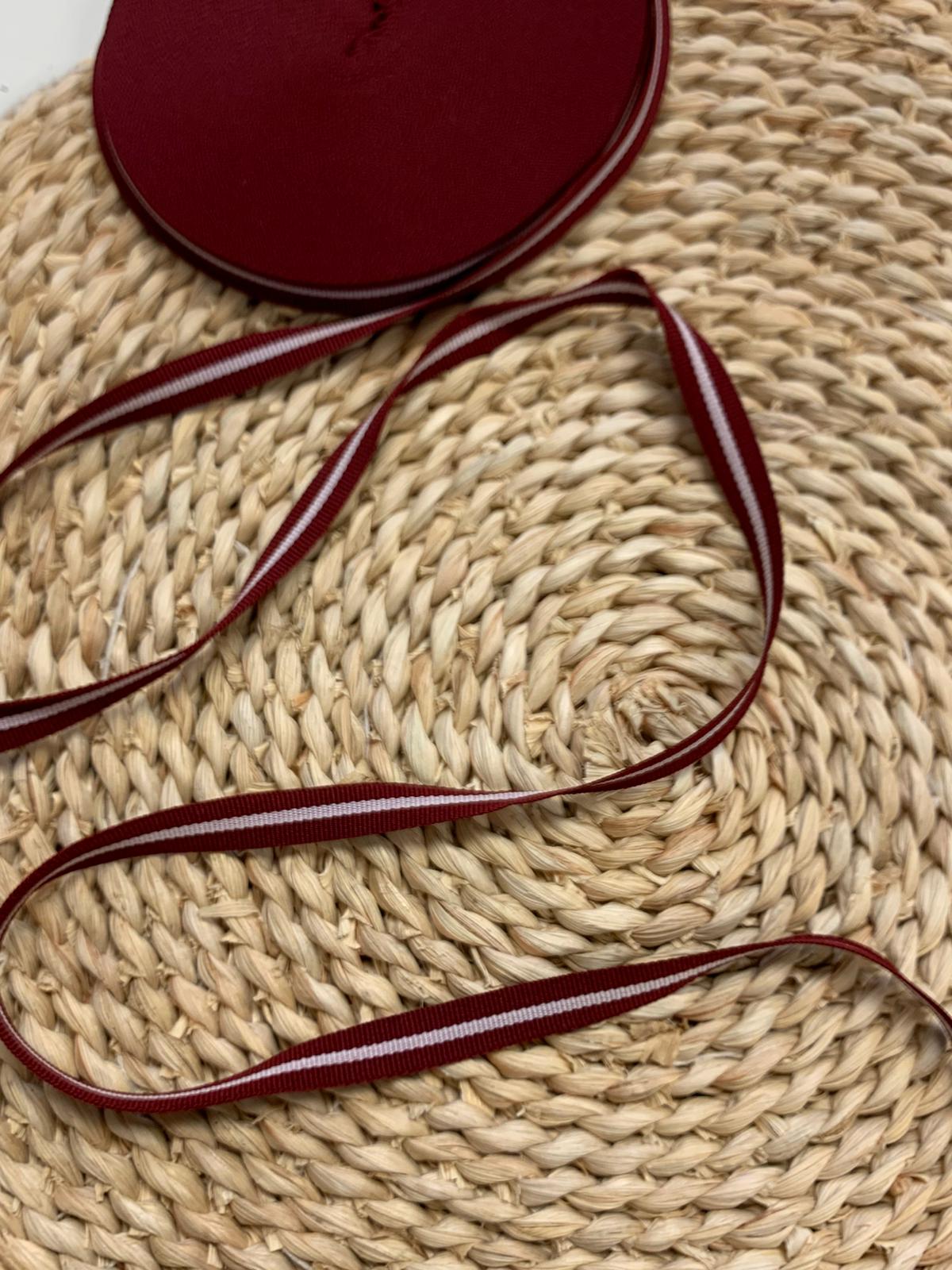 Attēls ar Latvijas karoga lente 10 mm - LV – pieejams Šarlotes audumi