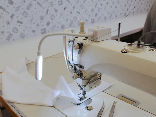 Image of an LED magnetic sewing machine light – available at Šarlotes audumi
