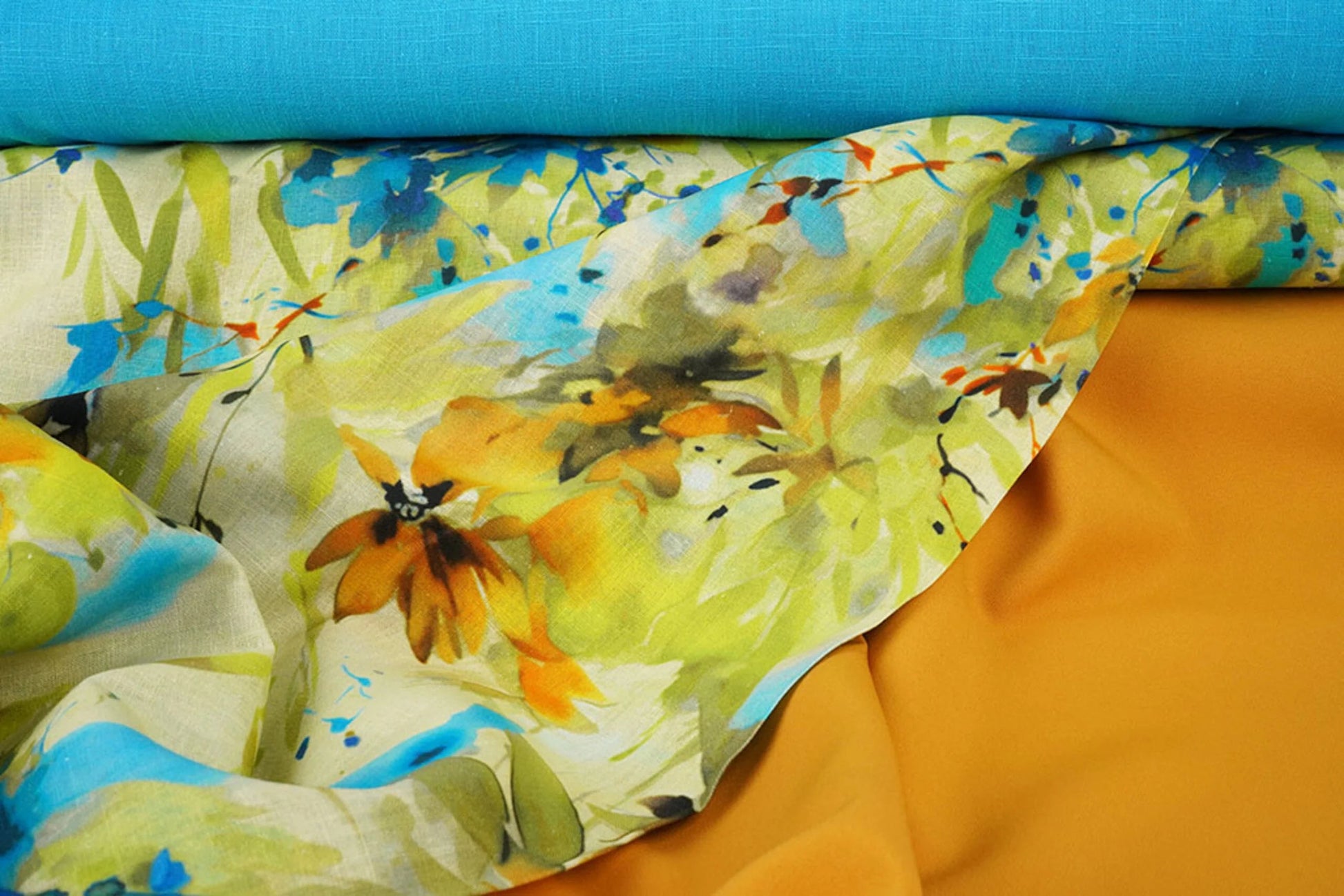 Image de lin avec coton - motif floral 170 g/m² | tissu léger, respirant pour vêtements et la maison – disponible chez Šarlotes audumi