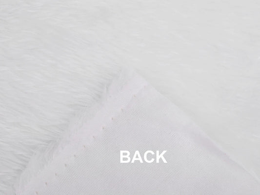 Attēls ar Mākslīgā kažokāda ar garu plūksnu – balta – pieejams internetā Šarlotes audumi