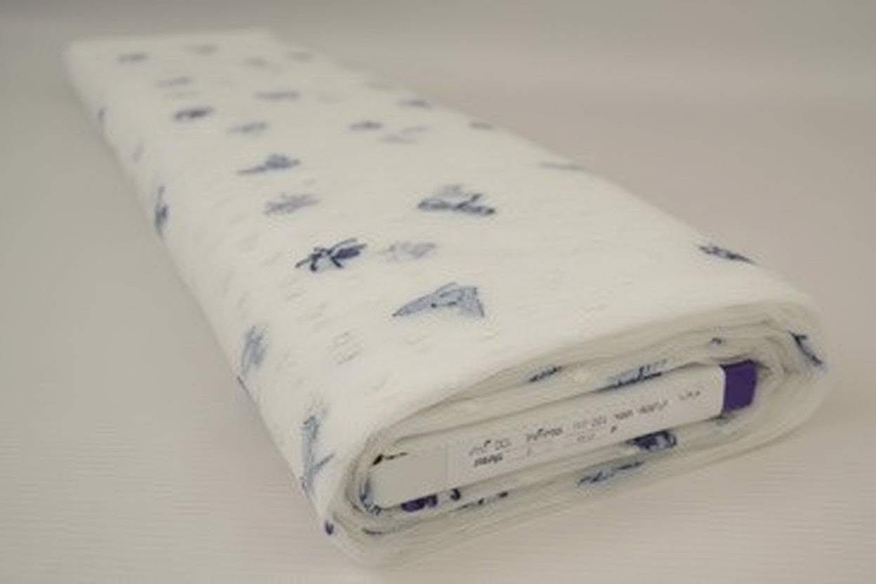 Bestickter Tüllstoff mit Schmetterlingen 100 g/m²