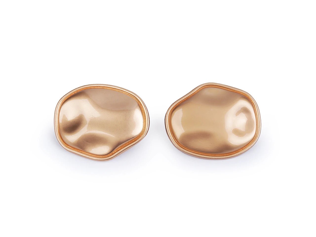 Image de bouton métallique à queue, 29 mm (forme irrégulière) – disponible chez Šarlotes audumi
