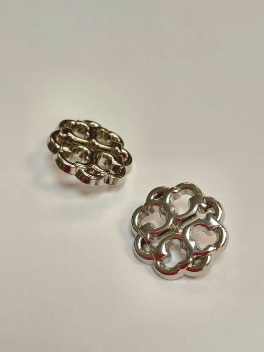 Bild mit Metallknopf mit Fuß, 20 mm, silber – online erhältlich bei Šarlotes audumi