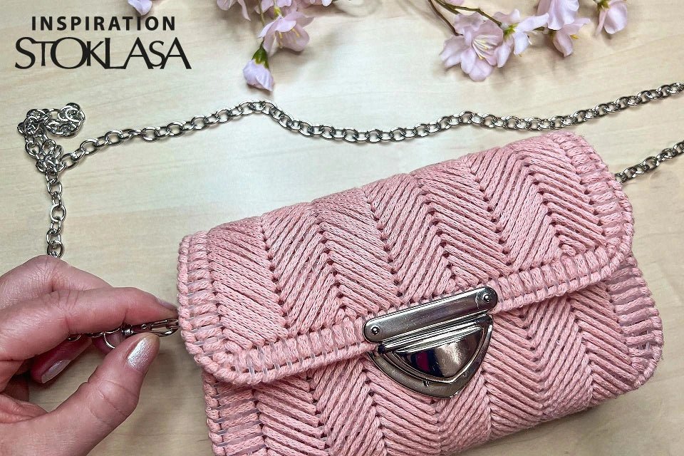 Bild mit Metallschließe / Schloss für Tasche 50 × 25 mm – roségoldfarben – online erhältlich bei Šarlotes audumi
