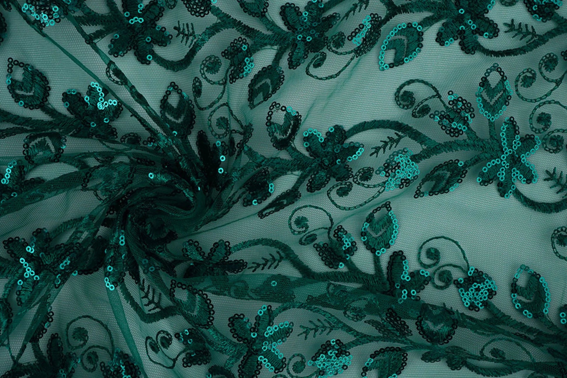 Image en tissu de dentelle | tulle brodé à paillettes 160 g/m² - émeraude – disponible chez Šarlotes audumi