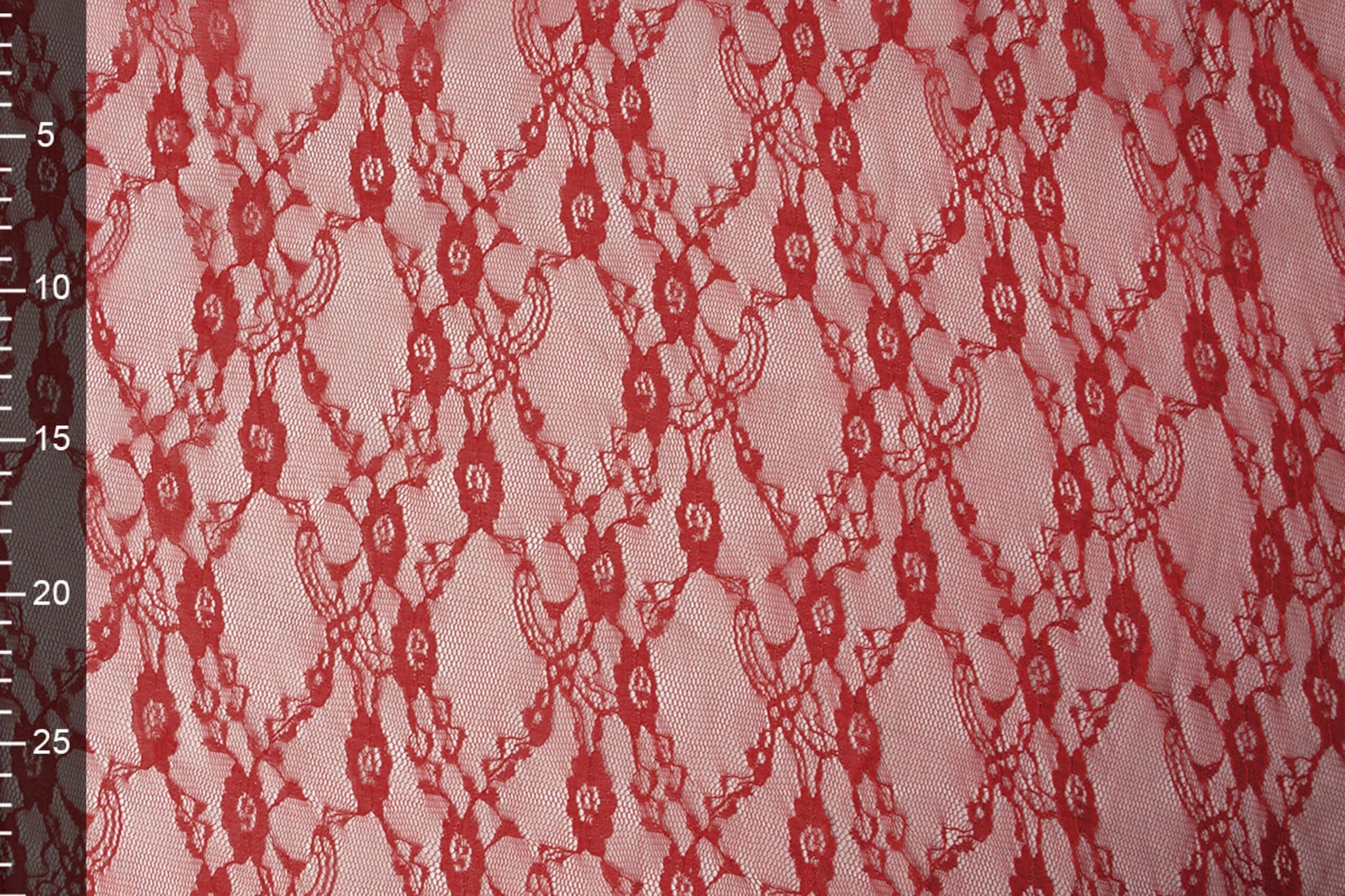 Attēls ar Mežģīņu audums smalks - sarkans 50 g/m² – pieejams Šarlotes audumi