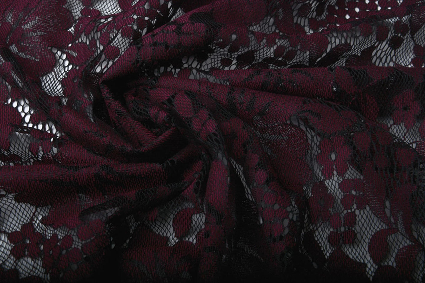Image de tissu en dentelle - fleurs rouge foncé 110 g/m² – disponible chez Šarlotes audumi