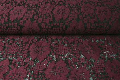 Image de tissu en dentelle - fleurs rouge foncé 110 g/m² – disponible chez Tissus de Charlotte