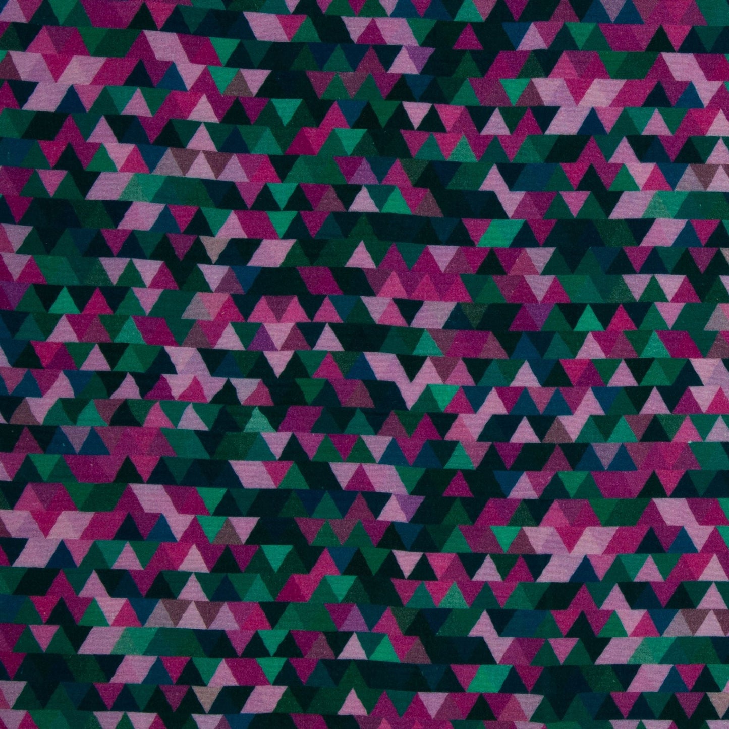 Attēls ar Muslīns - krāsaini trijstūri 130 g/m² – pieejams Šarlotes audumi