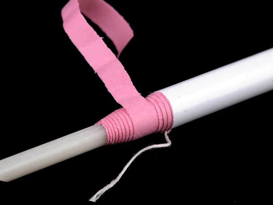 Attēls ar Pašasināms drēbnieka krīta zīmulis auduma marķēšanai, 16,7 cm – pieejams internetā Šarlotes audumi