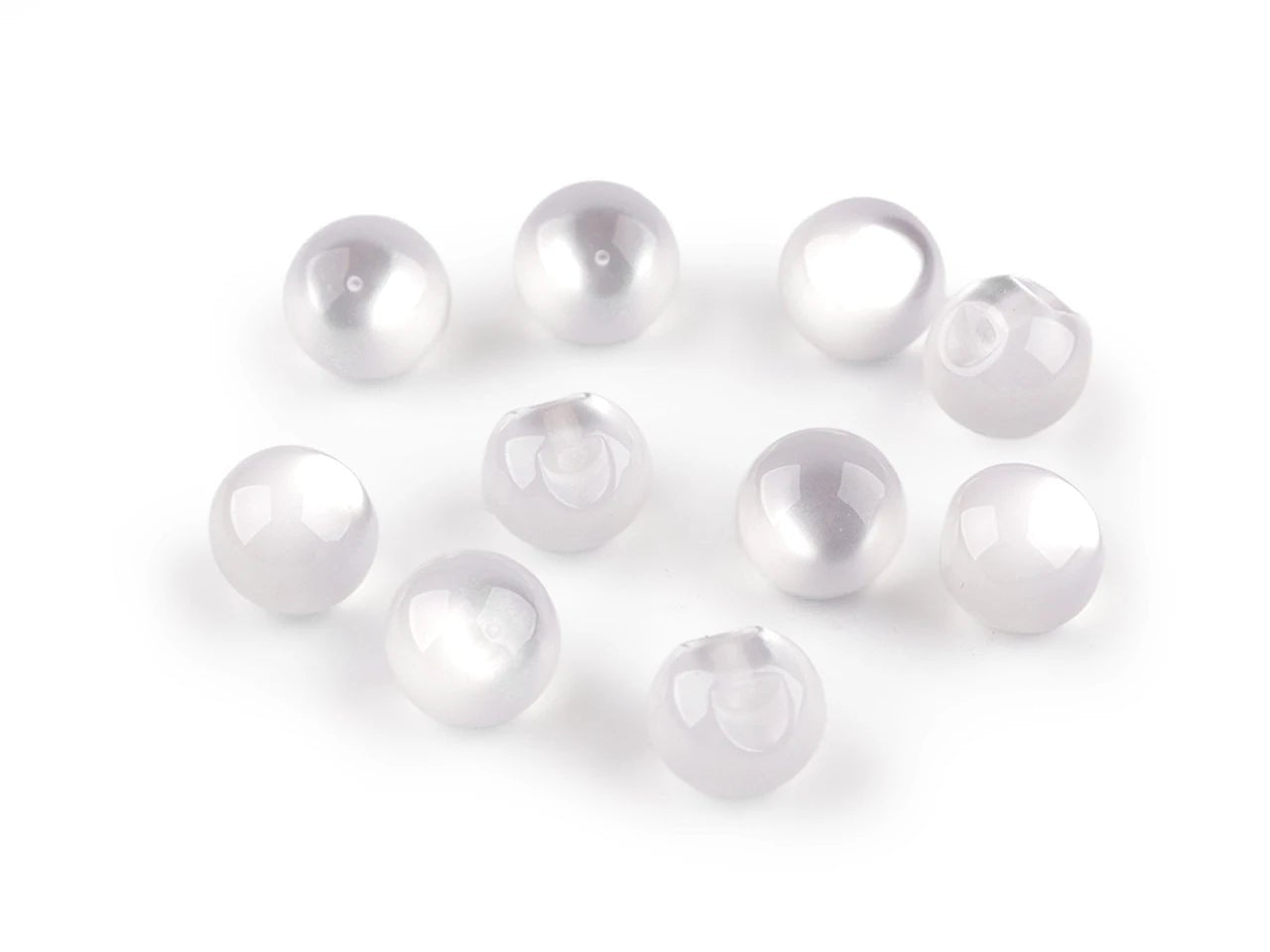 Image avec boutons à coudre en perle / œil de chat, 11 mm – disponible chez Šarlotes audumi