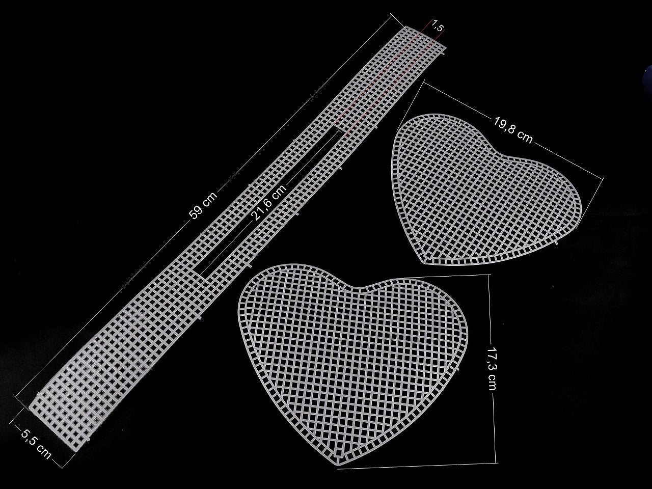Image d’une toile plastique pour sac en forme de cœur – disponible chez Šarlotes audumi
