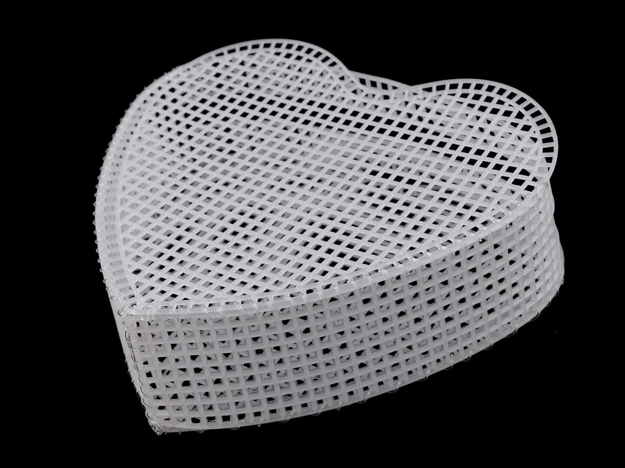 Image de toile plastique pour petite pochette en forme de cœur – disponible chez Šarlotes audumi